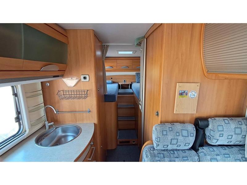 Hymer B klasse 674 Ruime gezinscamper  foto: 6
