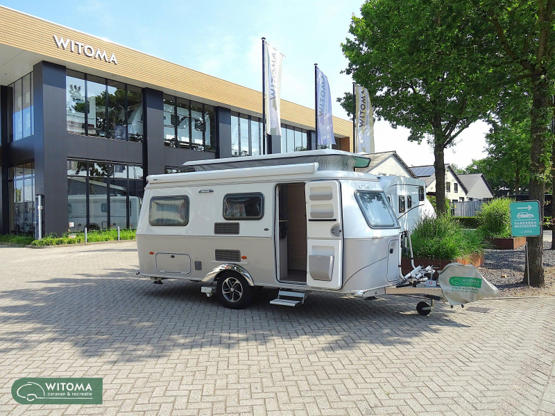 Eriba Touring Urban 542 sobre equipamiento completo foto: 14