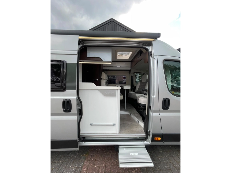 Karmann Davis 620 Single Beds Automatic photo: 11