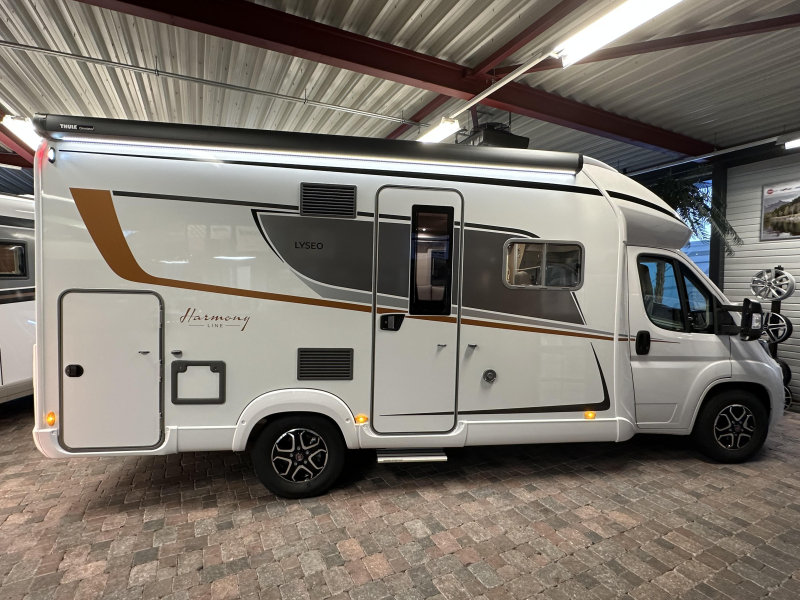 Bürstner Lyseo Harmony Line 684 G FACE TO FACE & ZEER RUIM  foto: 3
