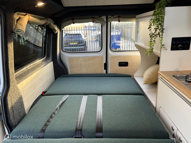 Volkswagen T6 2017 L1H1 zwart foto: 11