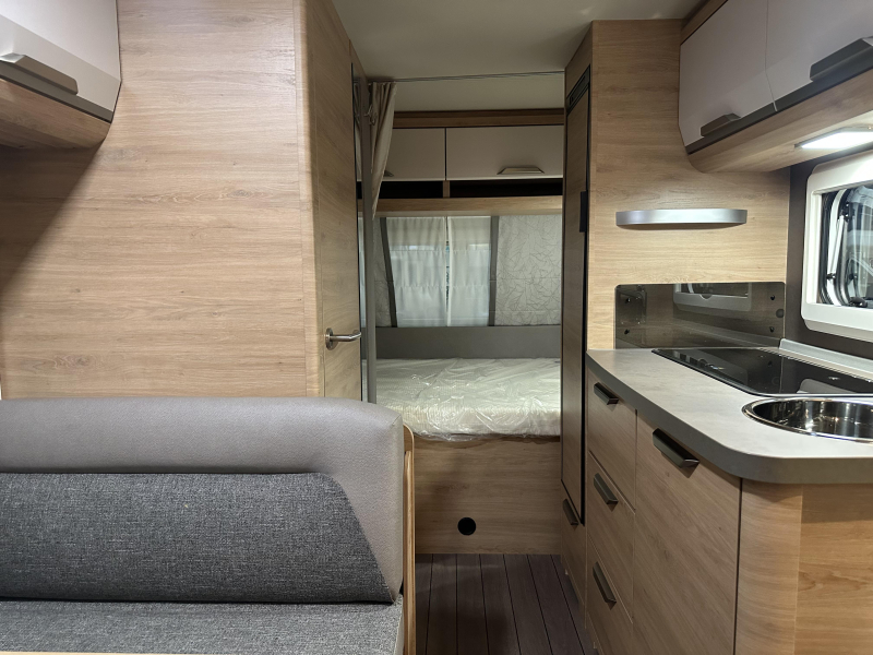 Knaus Sudwind 420 QD grote koelkast | A69  foto: 17