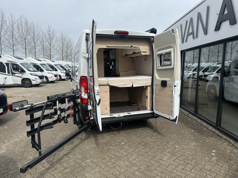 Knaus BoxStar Street 600 Automaat met Busbiker  foto: 4