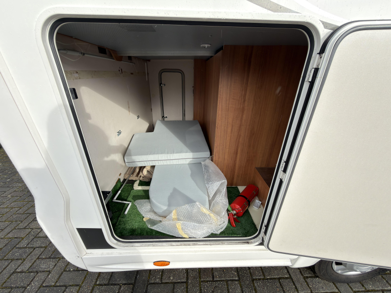 Eura Mobil Terrestra 690 HB foto: 20