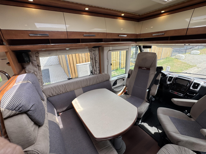 Carthago Chic C-Line II I 4.9 LE no drop-down bed single beds photo: 20