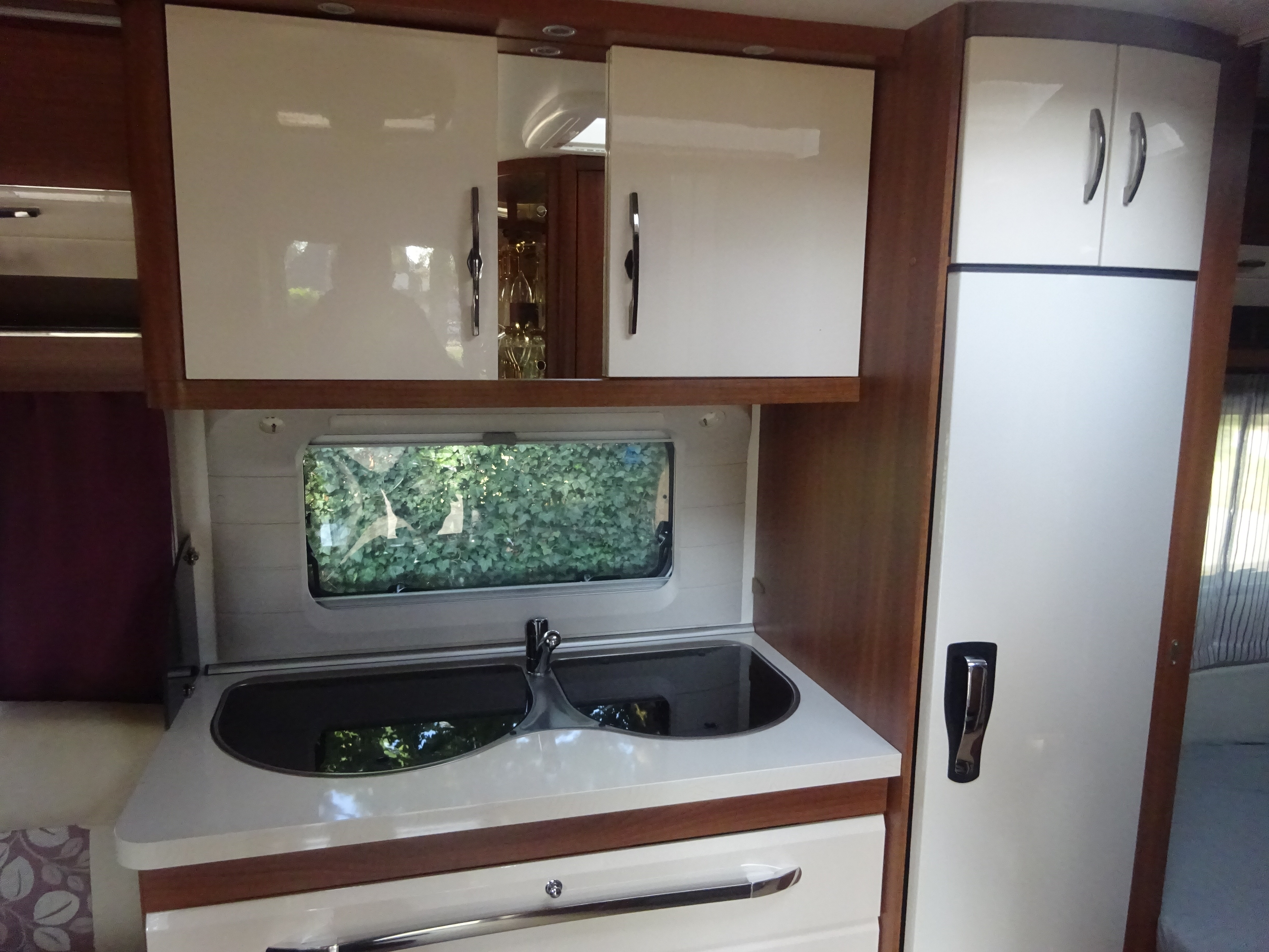 Hobby Excellent 495 UFE Met Mover en Airco foto: 14