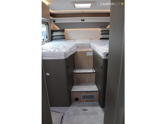 Hymer GT-S 685 170pk Automaat | Face to Face | Oven | Dieselverwarming | Winterpakket | Gescheiden Douche | Lengtebedden | Nieuw uit v foto: 18