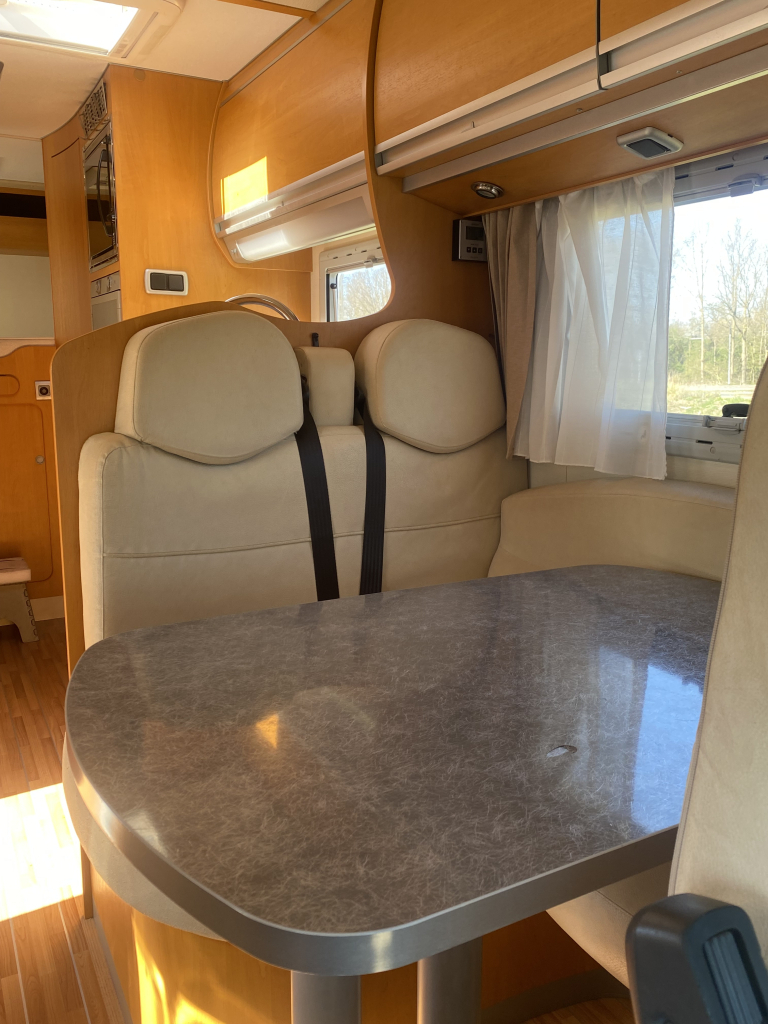 CI Mizar Garage Living 3.0 MultiJet 180 PK, Alkoof, Dwars-bed achter, Garage, Motor-airco, Zeer compleet, 1e eigenaar, Bj, 12 – 2007. Camper centrum on the road Marum  foto: 11