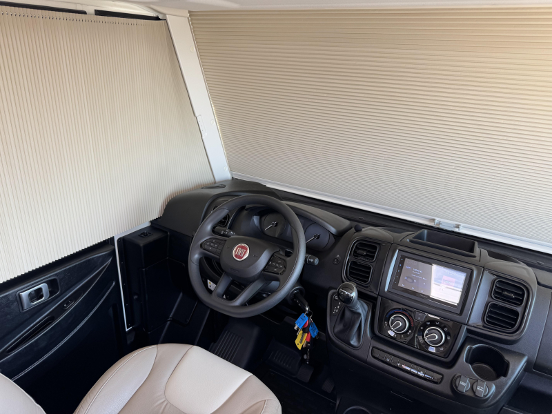 Rapido I 886 F Automaat Queensbed Hefbed  foto: 21