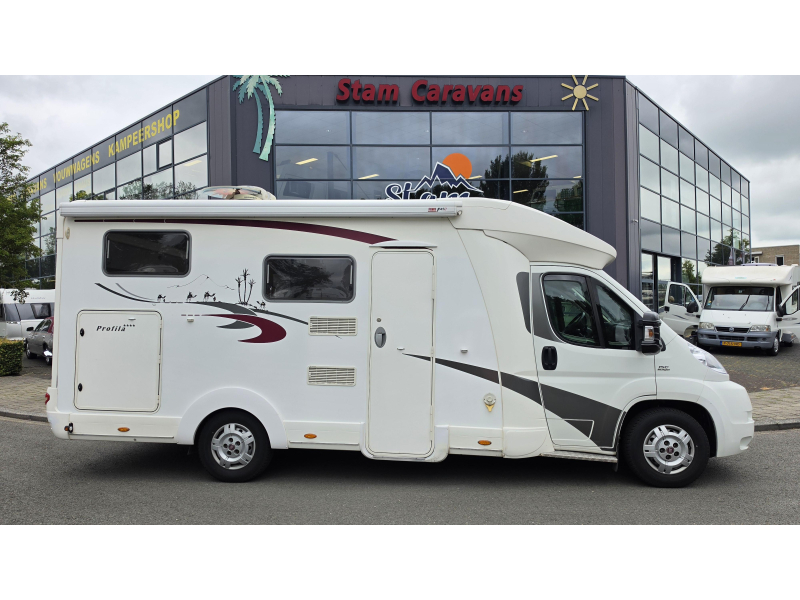 Eura Mobil Profila T 660 EB camas individuales foto: 1