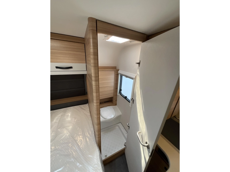 Dethleffs Summer Edition 560 FMK PRIMEUR-BUNK BED photo: 7