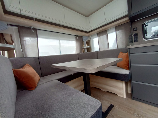 Hobby De Luxe 460 UFe Foto: 5