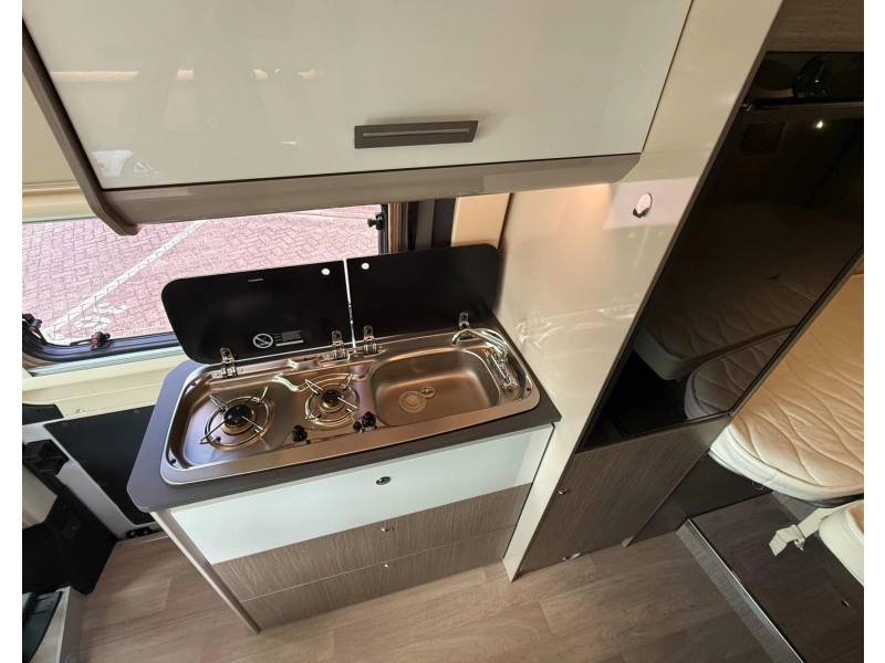 Chausson V697 VIP 9T Automaat lengtebedden  foto: 11
