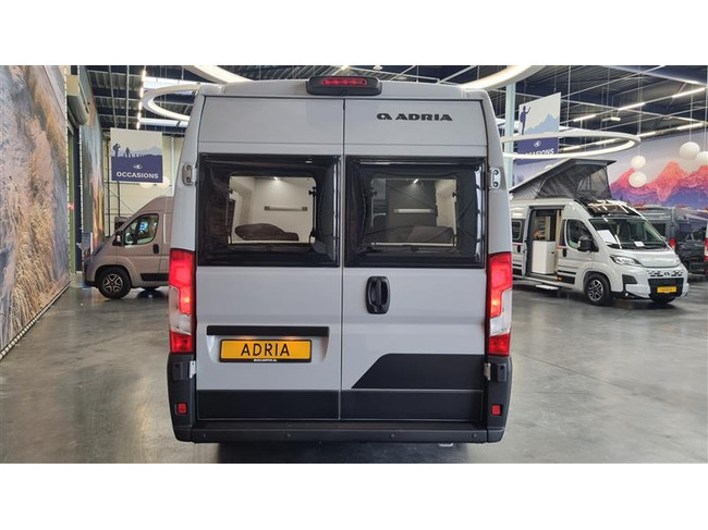 Adria Twin Supreme 640 SLB Foto: 9