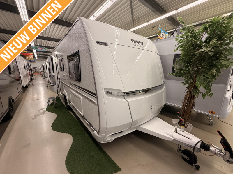 Fendt Apero 465 TG 1800KG + Enkele bedden 