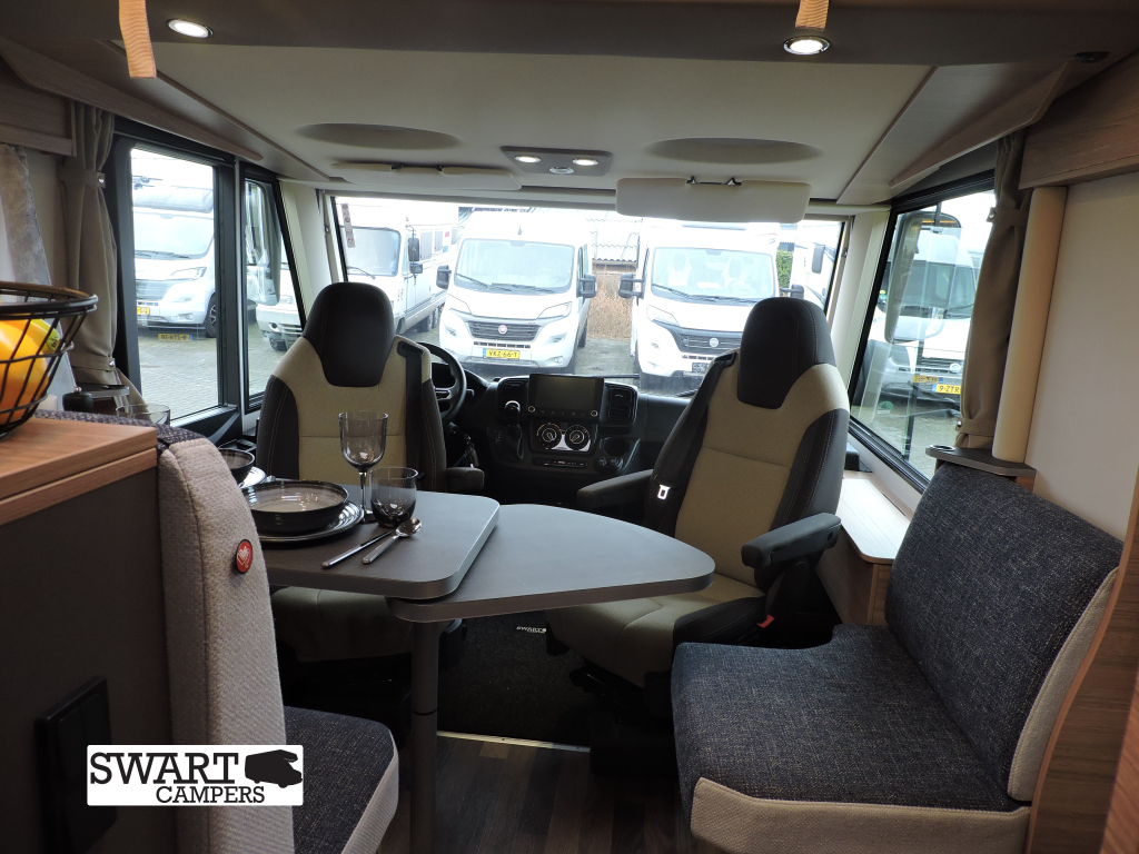 Weinsberg CaraCore 700 MEG, Automatic Single beds Pull-down bed 4 people photo: 9