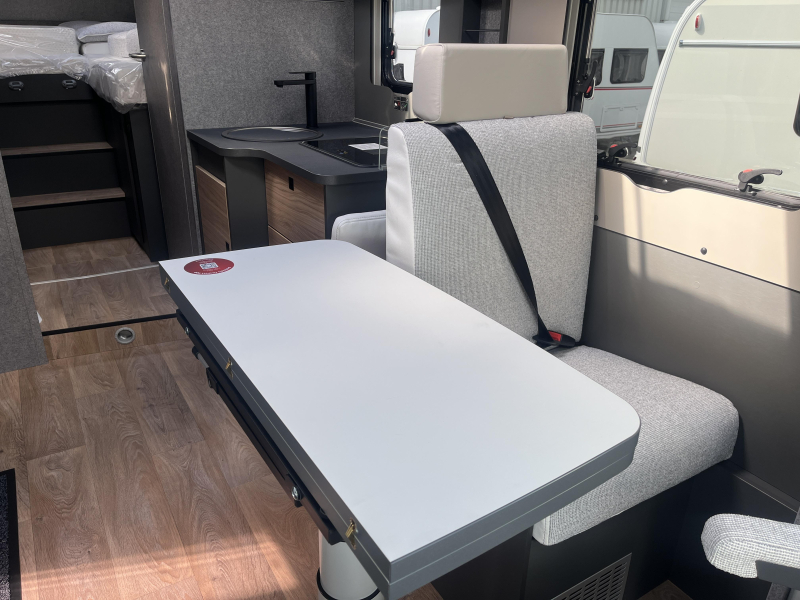 Dethleffs Trend Active T 7057 EBL Automatik - Face to Face Foto: 6