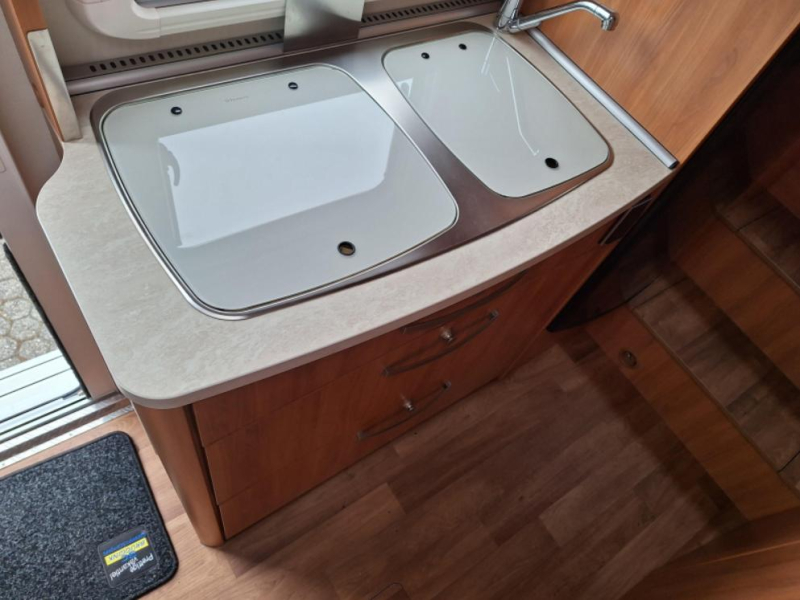 Hymer Exsis-I 524 COMPACT 650+CAMA ABATIBLE+AIRE ACONDICIONADO foto: 11
