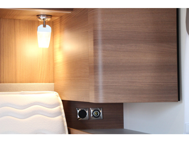 Rapido M96 Queensbed + Hefbed  foto: 61