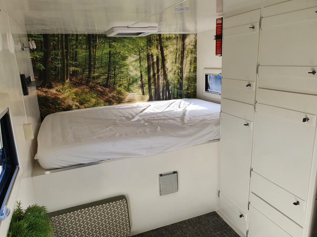 Iveco  2.3 TD Expeditie Camper off-grid met zonnepanelen. foto: 11