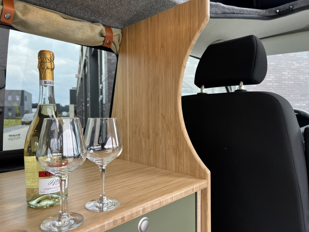 Volkswagen T6 Buscamper Foto: 12