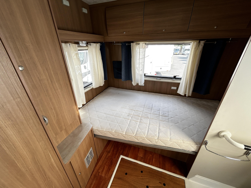 Elnagh M200 CPT Rolstoel-camper met lift  foto: 12