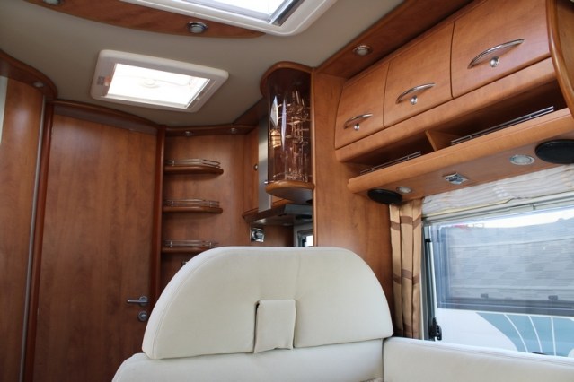 Carthago Chic C Line I 5.0 1e eigenaar Fiat 3.0 liter 160 pk 4250 kg chassis enkele bedden 5 zitplaatsen (122  foto: 32