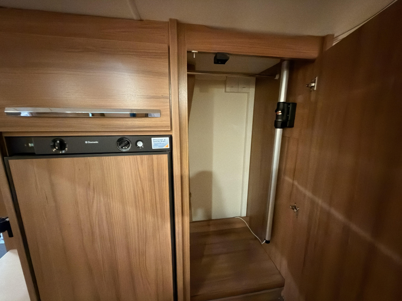 Knaus Sudwind Exclusive 580 UF mover+avance+aire acondicionado de banco foto: 14