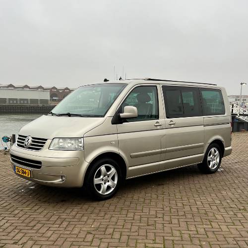 VOLKSWAGEN MULTIVAN TDI 128 KW 2.5 AUT Foto: 2