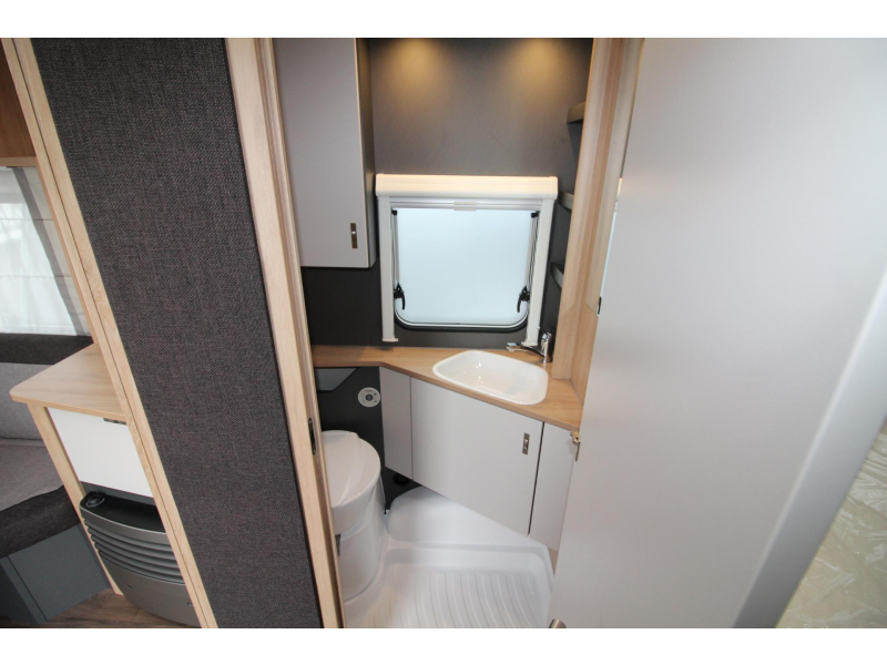 Knaus Sport 460 EU Camas individuales y techo de GFK! foto: 17