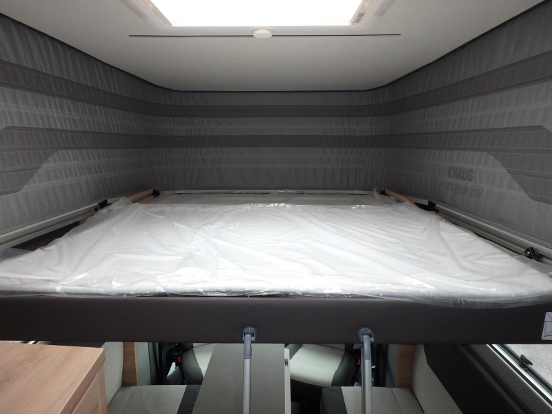 Knaus Tourer CUVision 500 LT NU VOOR € 89.950,00  foto: 19