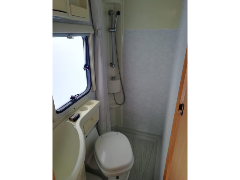Adria Coral 573 DS met extra grote Sola  foto: 11