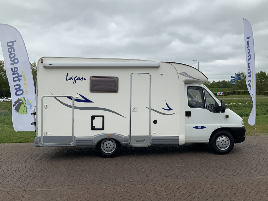 McLouis Lagan 253 G Teilintegriert, Kleiner Camper, mit Fahrradgarage, Querbett, Bj. 2006 Camper Zentrum On The Road Foto: 25