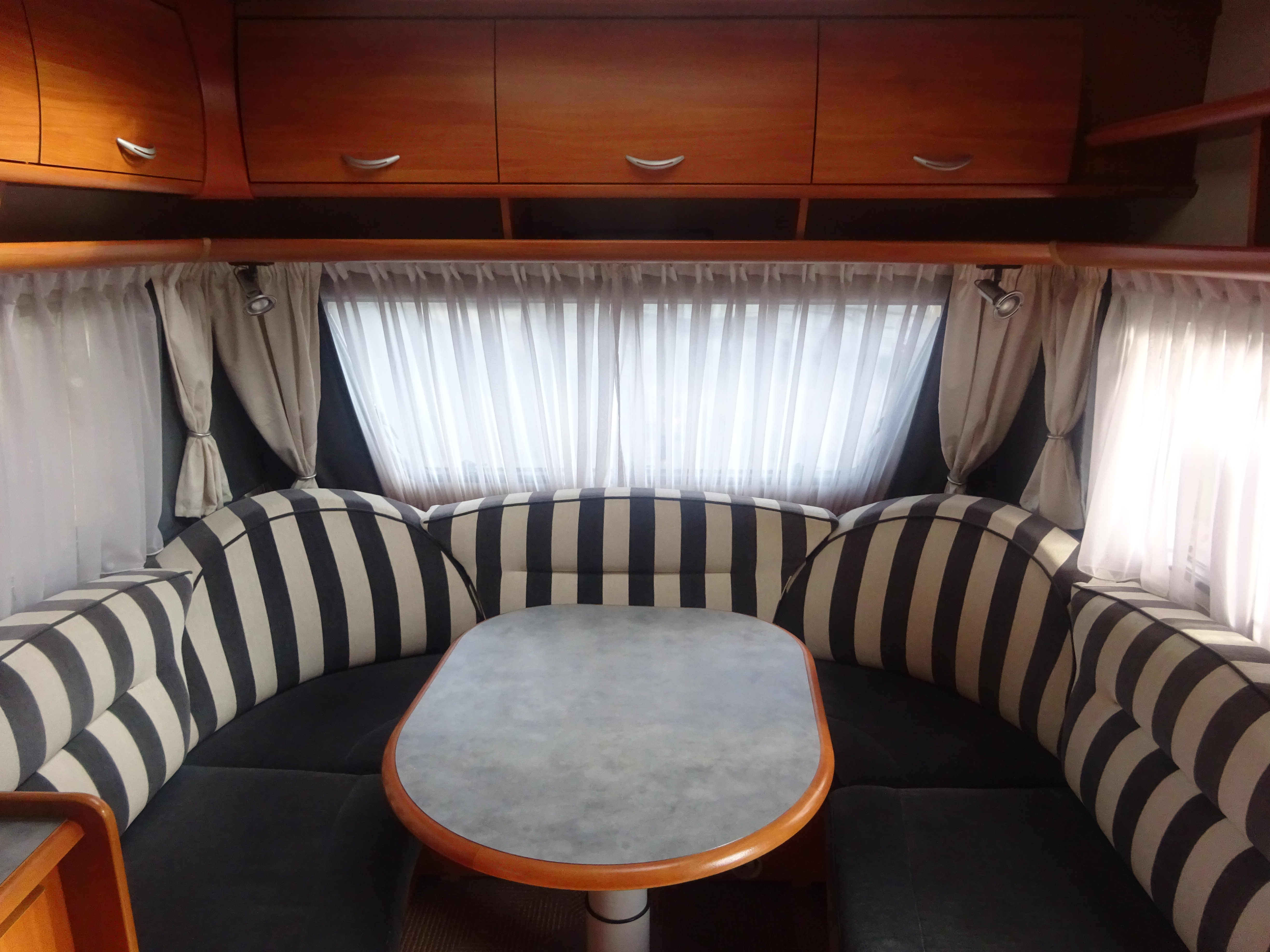 Dethleffs Beduin 510 DB Frans Bed en Rondzit  Zeer Mooie Caravan foto: 7