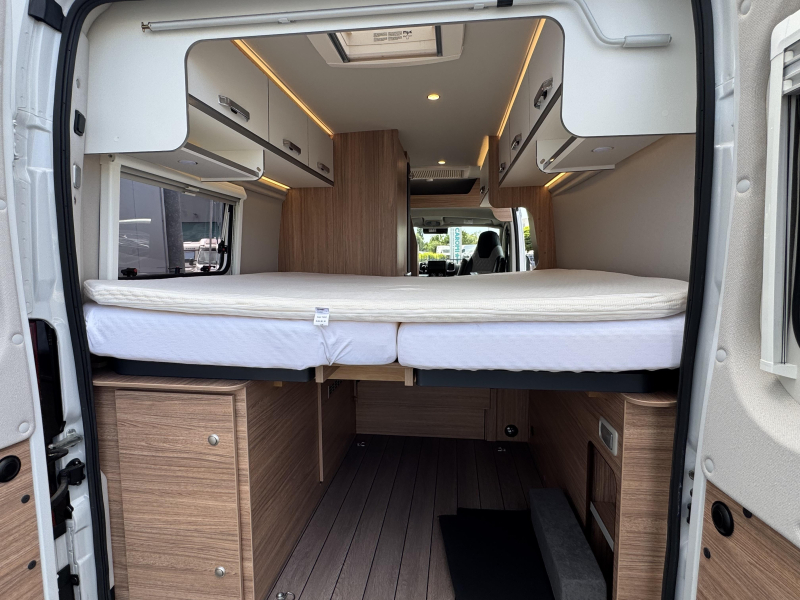Weinsberg Edition Fire 600 ME Lengte bedden  foto: 18