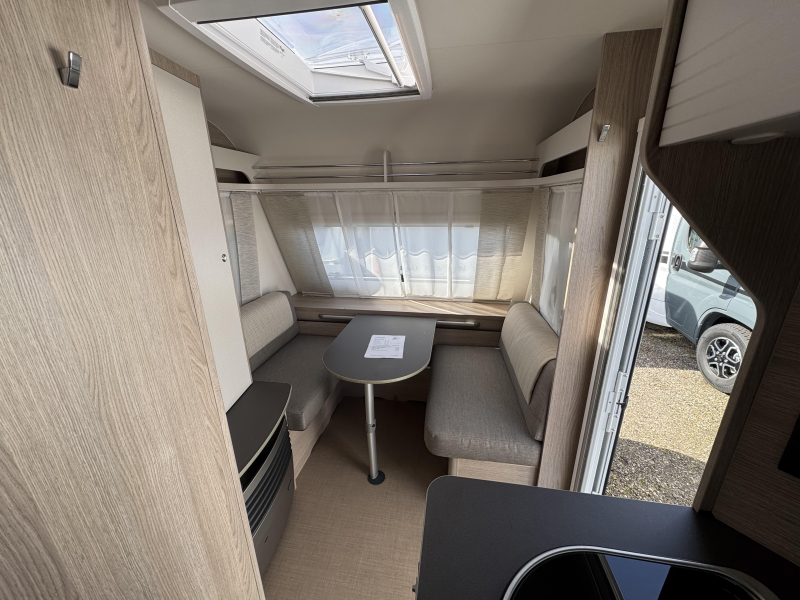B&uuml;rstner Premio Life 480 TL Mover und Thule Markise Foto: 3