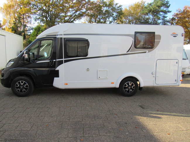 Hymer Carado V339 Europa Edition Zwart Queensbed 15dkm 2022 foto: 4