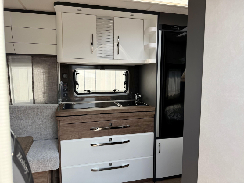 Hobby Excellent Edition 460 UFE &iexcl;Cama francesa y asiento redondo! foto: 16
