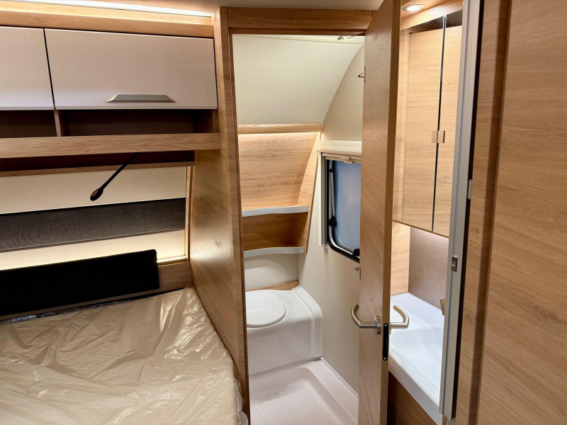 Knaus Sudwind Black Selection 450 FU modeljaar 2026  foto: 10