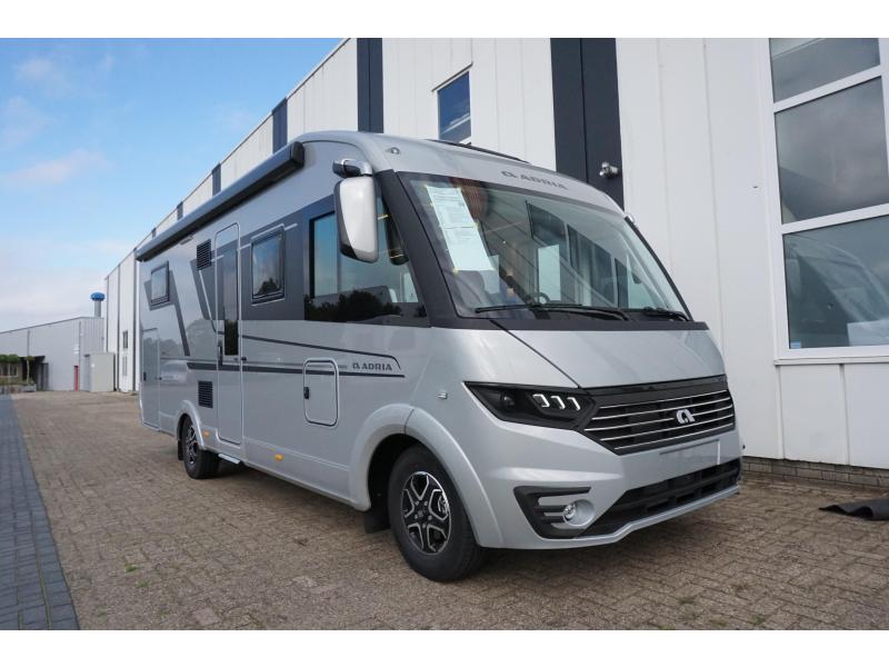 Adria Sonic Supreme 700 DL Automaat 180 PK  foto: 1