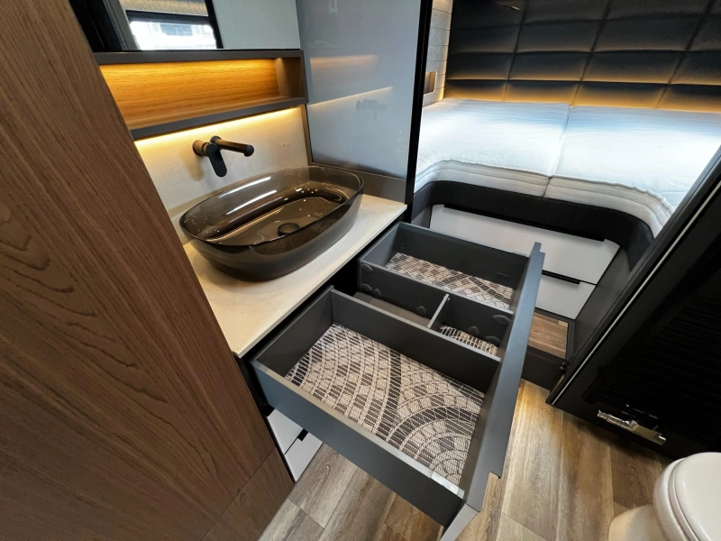 Niesmann+Bischoff Flair 920 ER photo: 10