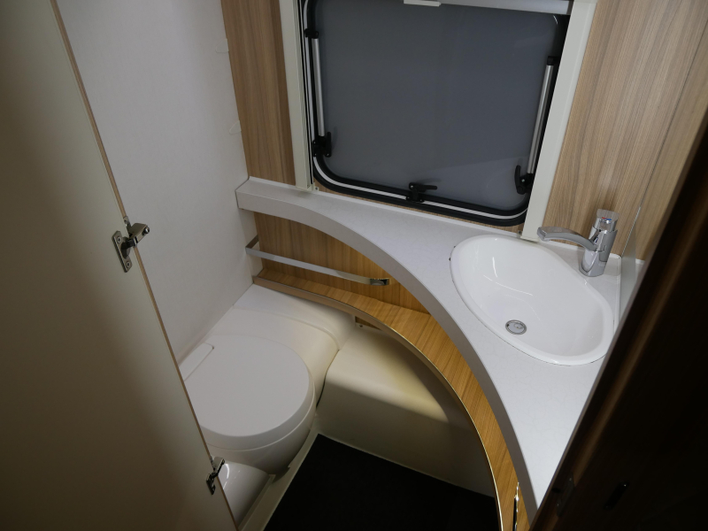 Fendt Bianco Activ 465 SGE Mover, Luifel, Fietsenrek  foto: 13