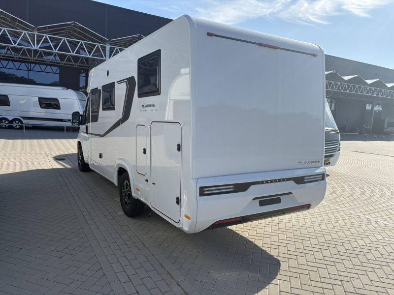 Adria Compact Select DL autom&aacute;tico / cama longitudinal foto: 3