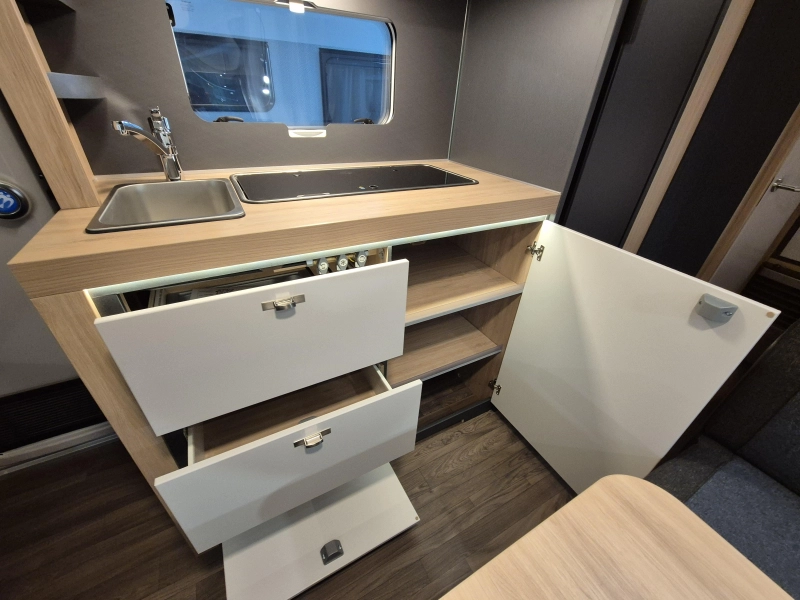 Knaus Sport 500 KD Stapelbedden en douche!  foto: 13