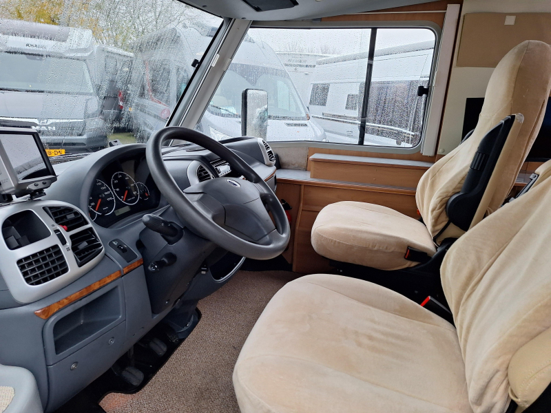 B&uuml;rstner Elegance 690 I 205CM BED-LPG+SOLARPANEL Foto: 13