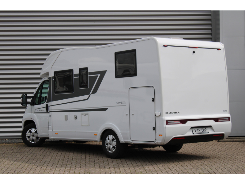 Adria Coral 600 SL 140PK Lengtebedden Garage  foto: 3