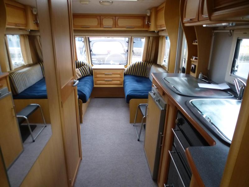 Elddis Crusader 530 mover en voortent  foto: 10