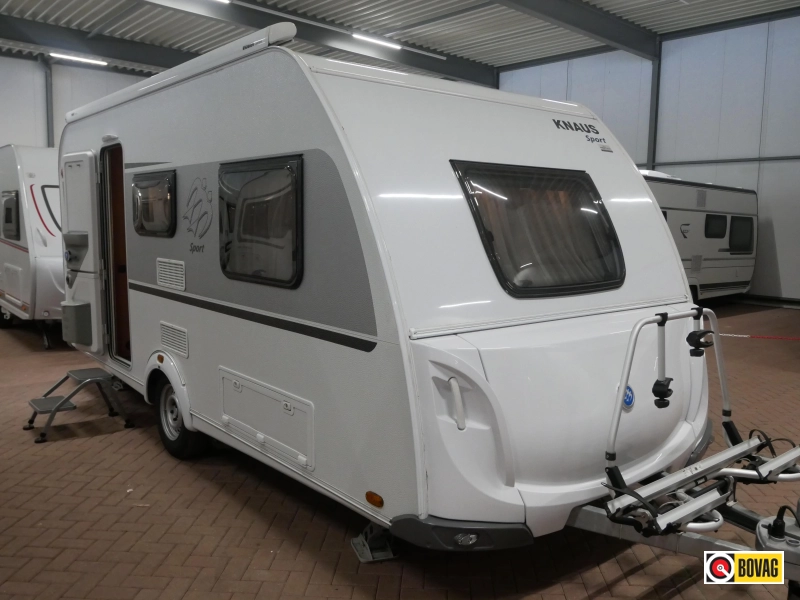 Knaus Sport 460 EU Mover sistema de nivelaci&oacute;n toldo
