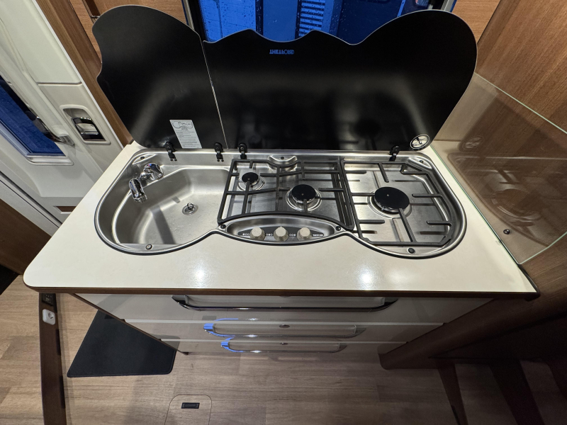 LMC Cruiser Passion 663 G Lente bedden- 7 Meter  foto: 13