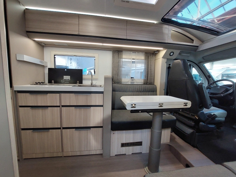 Adria Compact DL Lengtebedden face2face  foto: 1